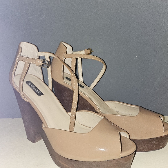 Platform heels - Picture 2 of 4